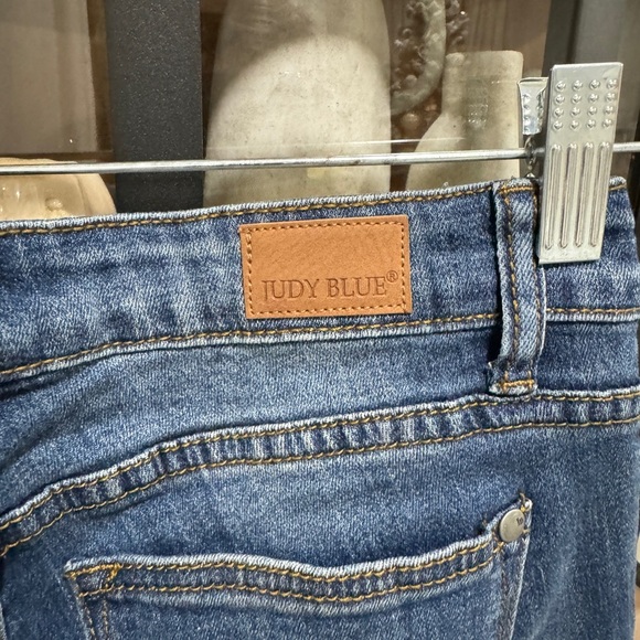 Judy Blue Cropped Frayed Jeans Hem Relaxed I'm So Frayed Mid-Rise Straight denim - Picture 7 of 12